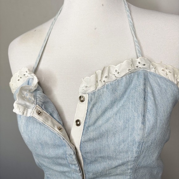 70s Denim Halter Dress Size S Light Wash Eyelet Lace Trim Pockets Milk Maid - Picture 6 of 14